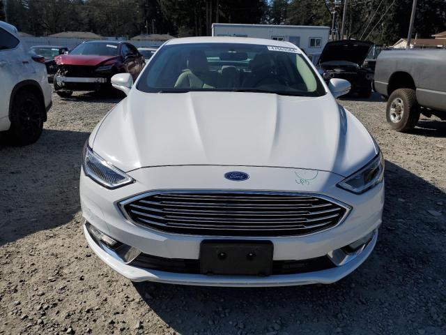 3FA6P0D95JR268824 - 2018 FORD FUSION TITANIUM/PLATINUM WHITE photo 5