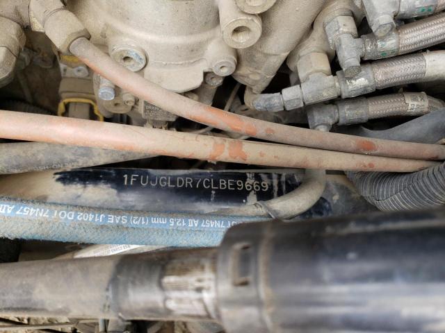 1FUJGLDR7CLBE9669 - 2012 FREIGHTLINER CASCADIA 1 RED photo 10