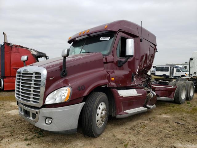 1FUJGLDR7CLBE9669 - 2012 FREIGHTLINER CASCADIA 1 RED photo 2