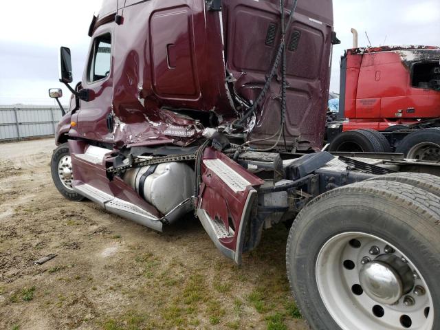 1FUJGLDR7CLBE9669 - 2012 FREIGHTLINER CASCADIA 1 RED photo 9