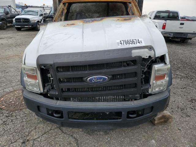 1FDAF56R58ED81165 - 2008 FORD F550 SUPER DUTY WHITE photo 11