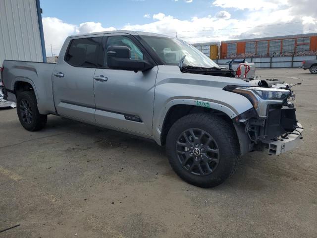 5TFNA5EC7PX014028 - 2023 TOYOTA TUNDRA CREWMAX PLATINUM ვერცხლისფერი ფოტო 4