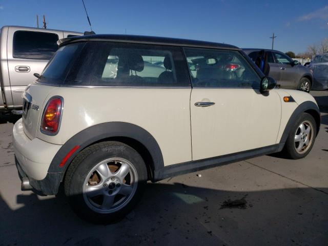 WMWMF3C50ATZ23410 - 2010 MINI COOPER WHITE photo 3