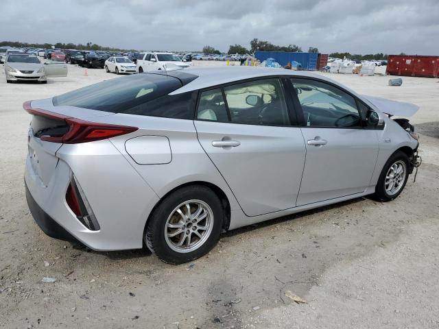 JTDKARFPXH3039879 - 2017 TOYOTA PRIUS PRIM ვერცხლისფერი ფოტო 3