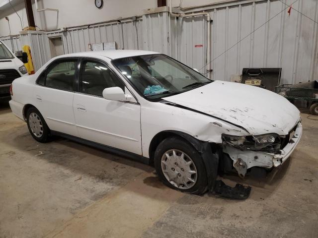 JHMCG66552C013809 - 2002 HONDA ACCORD LX WHITE photo 4