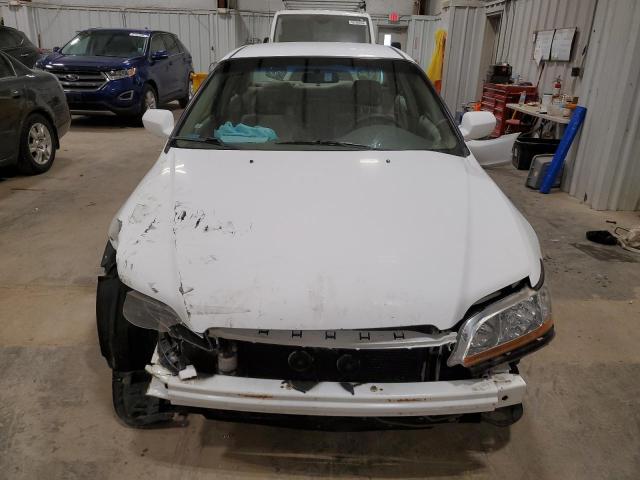 JHMCG66552C013809 - 2002 HONDA ACCORD LX WHITE photo 5