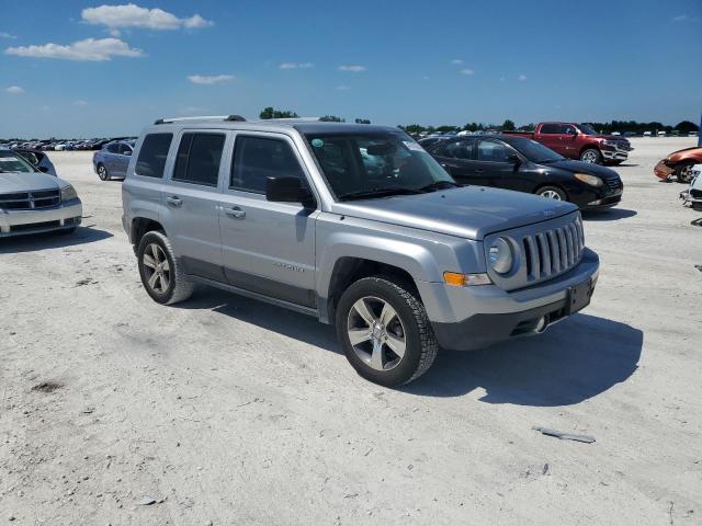 1C4NJRFB3HD127068 - 2017 JEEP PATRIOT LATITUDE SILVER photo 4