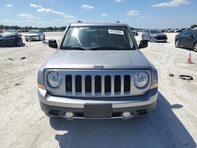 1C4NJRFB3HD127068 - 2017 JEEP PATRIOT LATITUDE SILVER photo 5