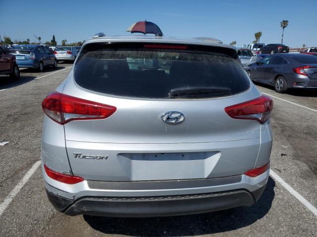 KM8J33A46HU380945 - 2017 HYUNDAI TUCSON LIMITED SILVER photo 6