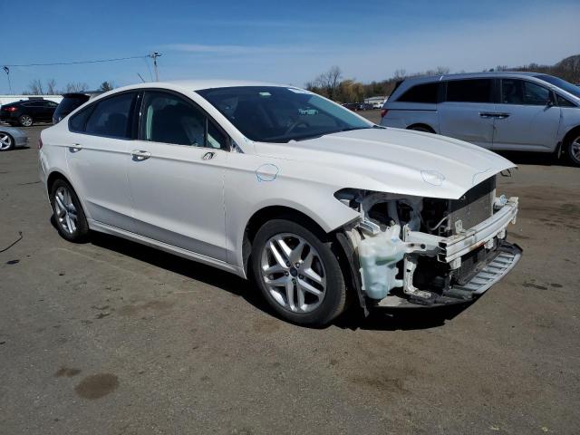 1FA6P0HD8G5119334 - 2016 FORD FUSION SE WHITE photo 4