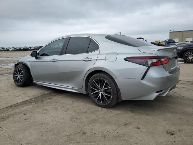 4T1G11AK2RU236099 - 2024 TOYOTA CAMRY SE NIGHT SHADE SILVER photo 2