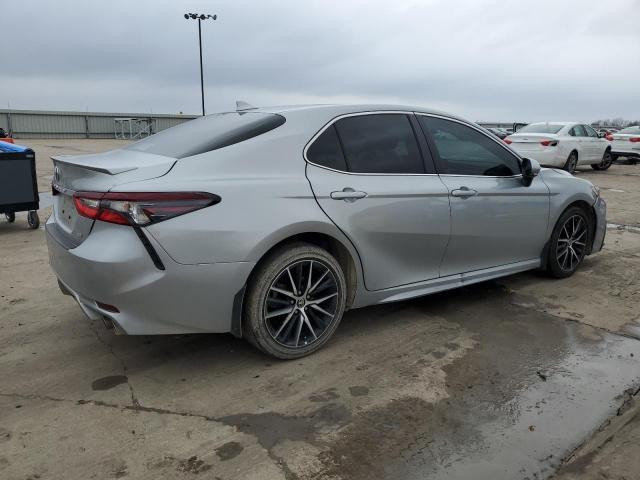 4T1G11AK2RU236099 - 2024 TOYOTA CAMRY SE NIGHT SHADE SILVER photo 3