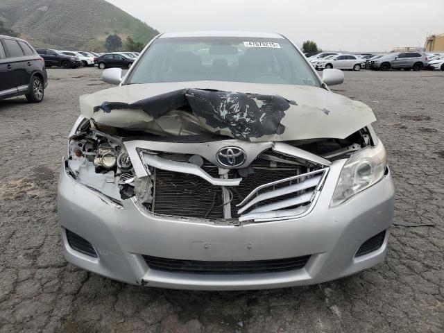 4T4BF3EKXAR012395 - 2010 TOYOTA CAMRY BASE Արծաթագույն լուսանկար 5