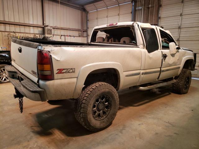 2GTEK19T421311621 - 2002 GMC NEW SIERRA K1500 WHITE photo 3