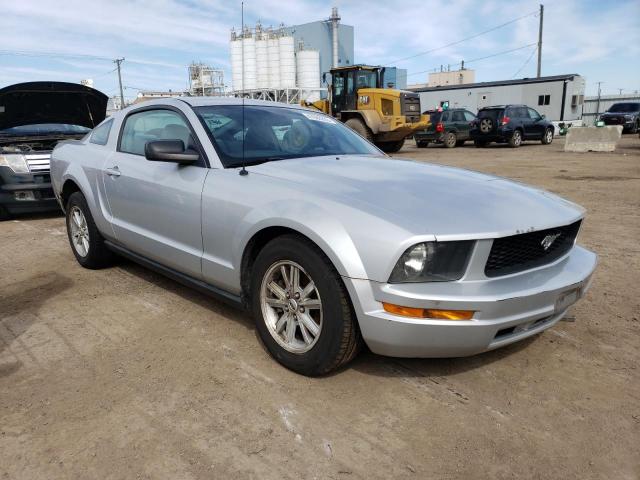 1ZVFT80N565158533 - 2006 FORD MUSTANG SILVER photo 4