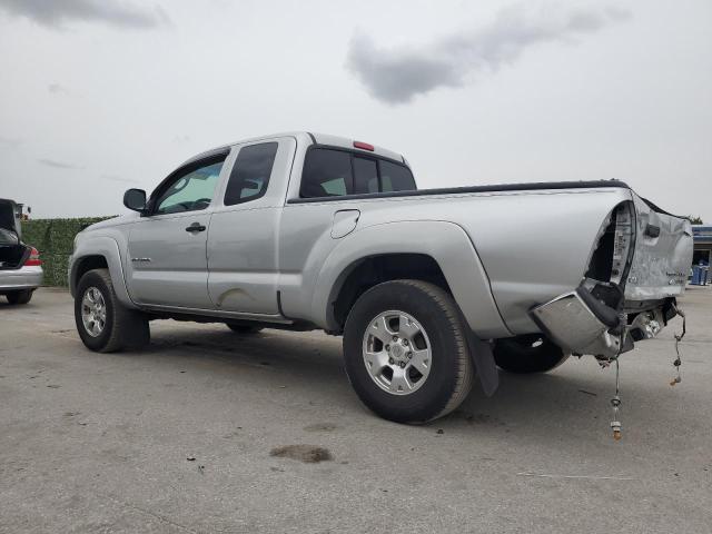 5TETU62N38Z516085 - 2008 TOYOTA TACOMA PRERUNNER ACCESS CAB SILVER photo 2