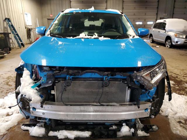 2T3P1RFV0MW188443 - 2021 TOYOTA RAV4 XLE BLUE photo 5