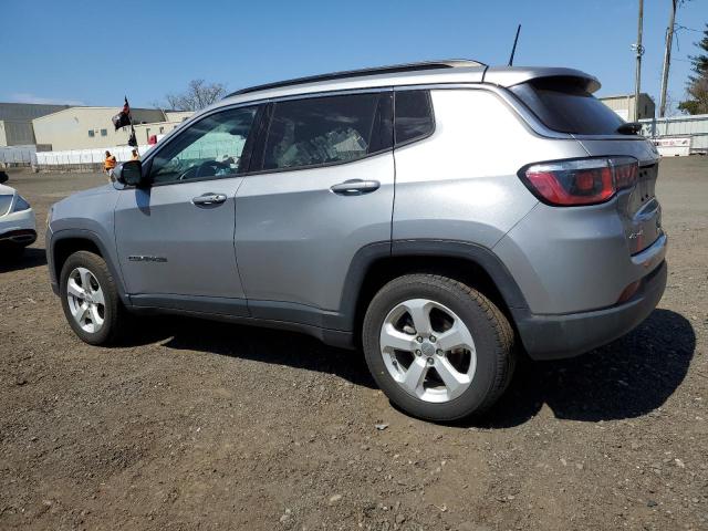 3C4NJDBB3JT457284 - 2018 JEEP COMPASS LATITUDE SILVER photo 2