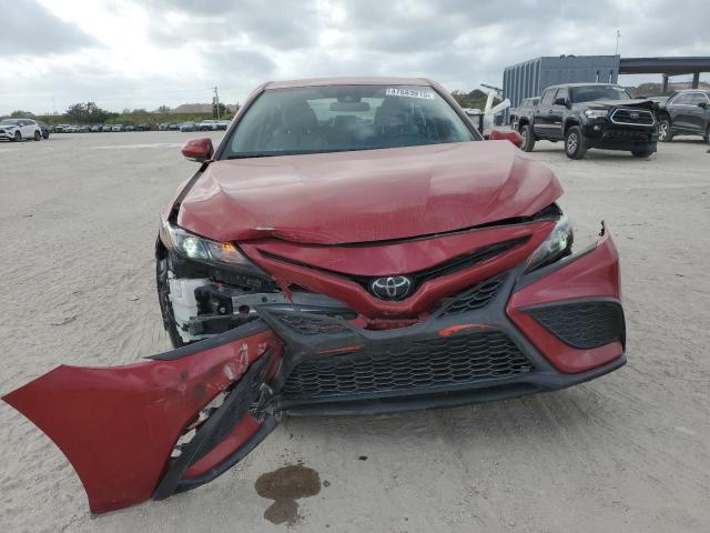 4T1G11AK6PU100992 - 2023 TOYOTA CAMRY SE NIGHT SHADE RED photo 5