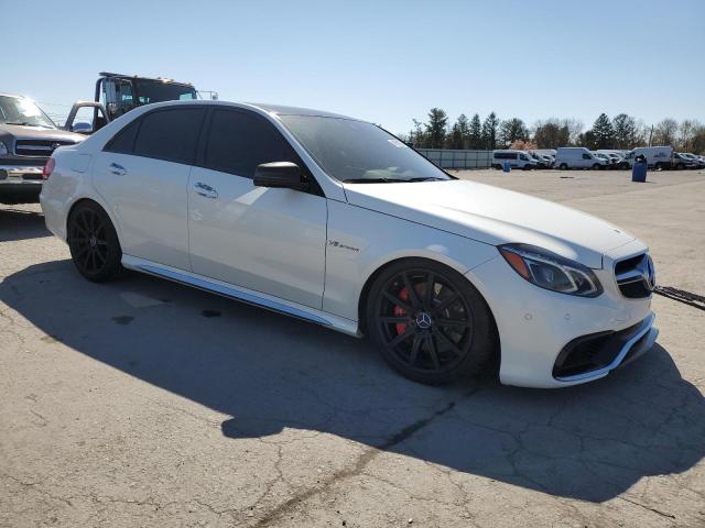 WDDHF7GB8EA896038 - 2014 MERCEDES-BENZ E 63 AMG-S WHITE photo 4