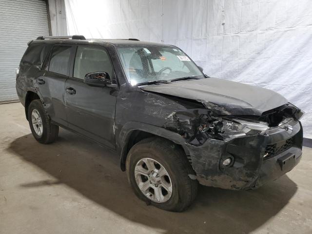 JTEMU5JR8P6127548 - 2023 TOYOTA 4RUNNER SE BLACK photo 4