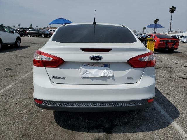 1FAHP3H24CL416650 - 2012 FORD FOCUS SEL WHITE photo 6