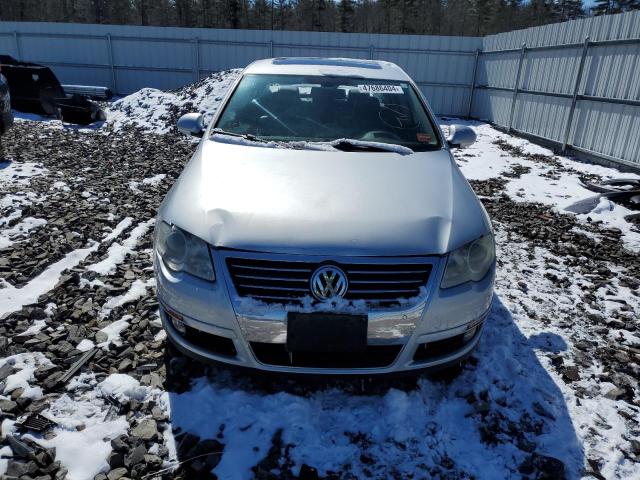 WVWEK73CX8E027896 - 2008 VOLKSWAGEN PASSAT LUX SILVER photo 5