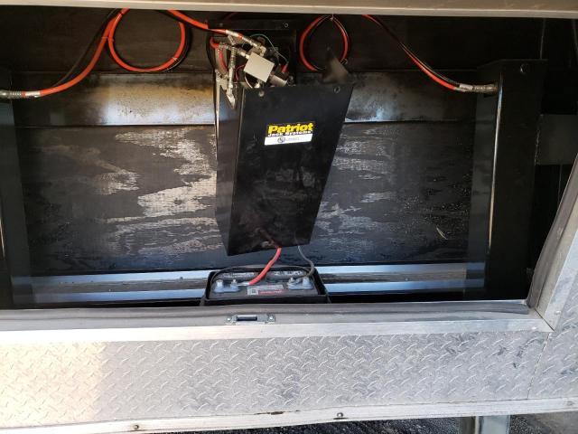 5WKGE3220P1078759 - 2022 TRAIL KING ENCLOSED შავი ფოტო 9