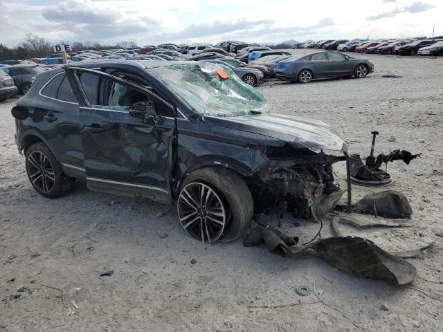 5LMTJ3DH1HUL12417 - 2017 LINCOLN MKC RESERVE შავი ფოტო 4