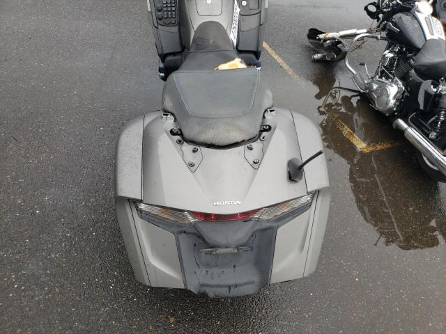 JH2SC6845GK300326 - 2016 HONDA GL1800 B GRAY photo 6