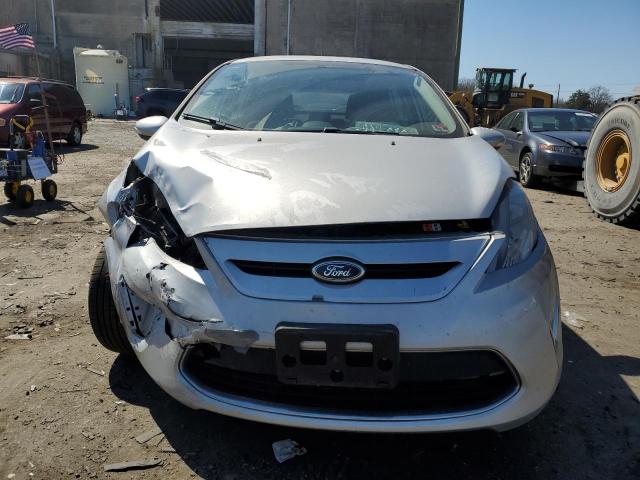 3FADP4FJ7CM106182 - 2012 FORD FIESTA SES SILVER photo 5