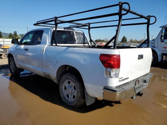 5TFRM5F16DX057440 - 2013 TOYOTA TUNDRA DOUBLE CAB SR5 WHITE photo 2