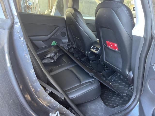 7SAYGDEE2NF359386 - 2022 TESLA MODEL Y رمادي صورة 6