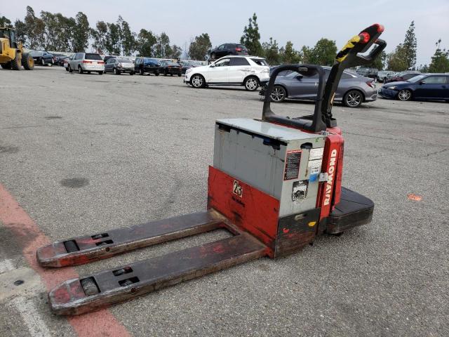 1120032596 - 2000 RAYM FORKLIFT RED photo 2