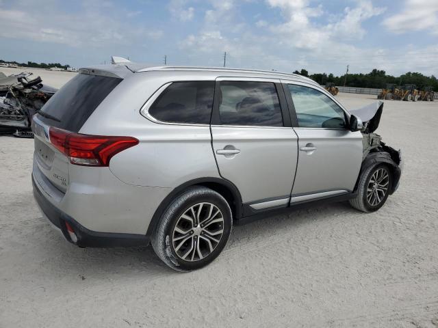 JA4AD3A38JZ013203 - 2018 MITSUBISHI OUTLANDER SE SILVER photo 3