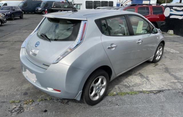 JN1AZ0CP4CT023631 - 2012 NISSAN LEAF SV SILVER photo 4