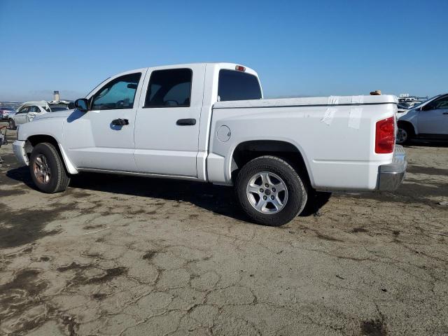 1D7HE48N86S640696 - 2006 DODGE DAKOTA QUAD SLT WHITE photo 2