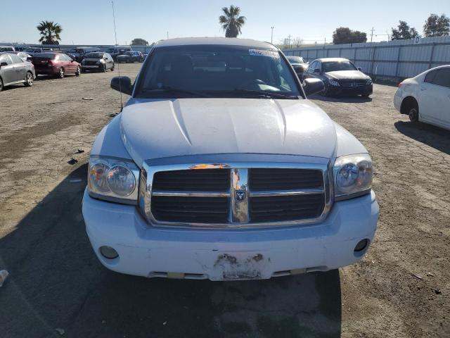 1D7HE48N86S640696 - 2006 DODGE DAKOTA QUAD SLT WHITE photo 5