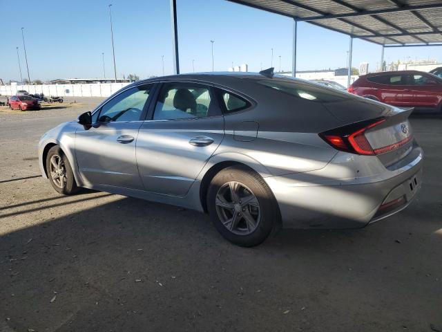 5NPEG4JA3MH128600 - 2021 HYUNDAI SONATA SE SILVER photo 2