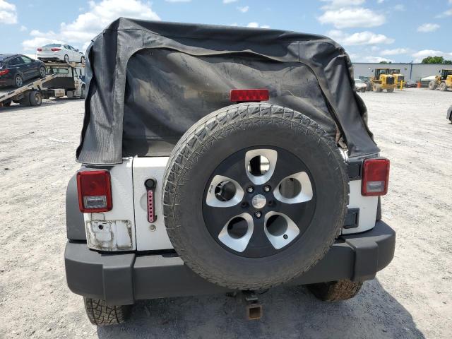 1J4BA5H13BL532659 - 2011 JEEP WRANGLER U SAHARA WHITE photo 6