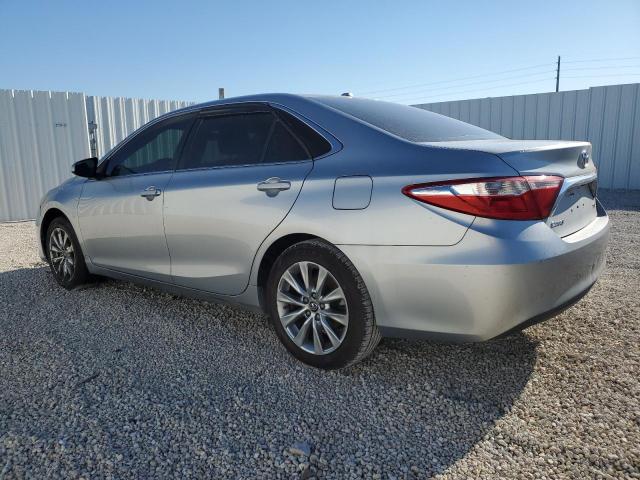 4T1BF1FK5GU577286 - 2016 TOYOTA CAMRY LE SILVER photo 2