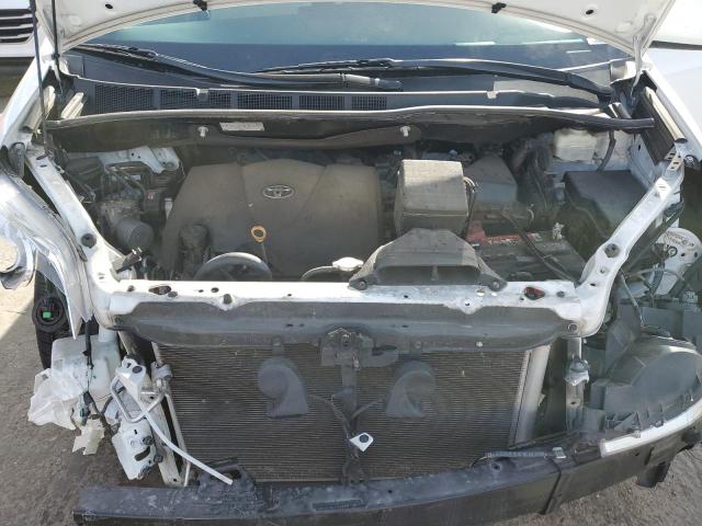 5TDKZ3DCXHS793997 - 2017 TOYOTA SIENNA LE WHITE photo 11