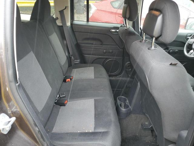 1C4NJPBA6FD241497 - 2015 JEEP PATRIOT SPORT GRAY photo 11