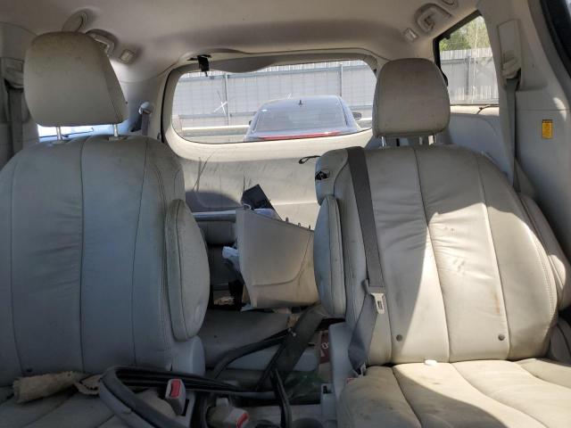 5TDYK3DC7CS178170 - 2012 TOYOTA SIENNA XLE GRAY photo 10