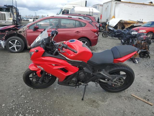 JKAEXEE15CDA03664 - 2012 KAWASAKI EX650 EC RED photo 3