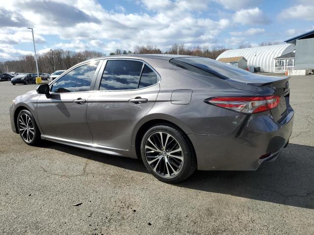 4T1B11HK3JU515243 - 2018 TOYOTA CAMRY L GRAY photo 2