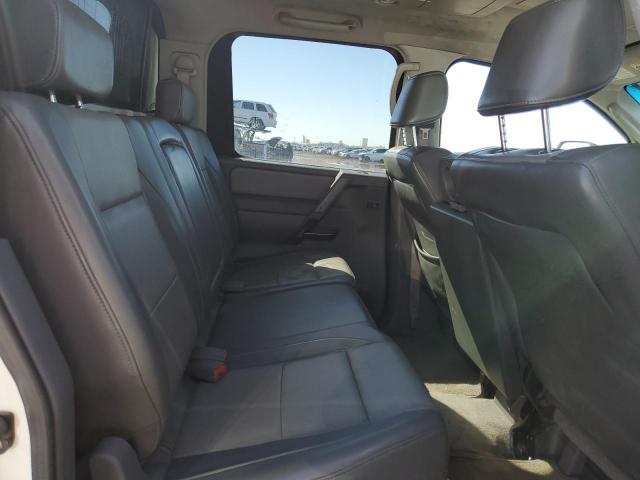 1N6AA07B96N565901 - 2006 NISSAN TITAN XE WHITE photo 10