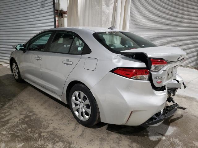 5YFEPMAE7MP256182 - 2021 TOYOTA COROLLA LE SILVER photo 2