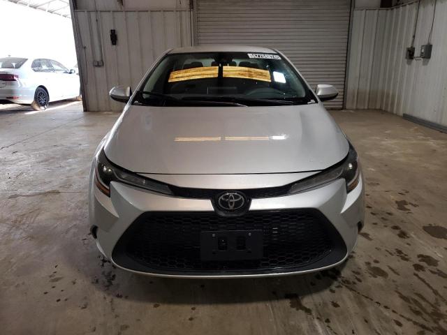 5YFEPMAEXMP250912 - 2021 TOYOTA COROLLA LE SILVER photo 5