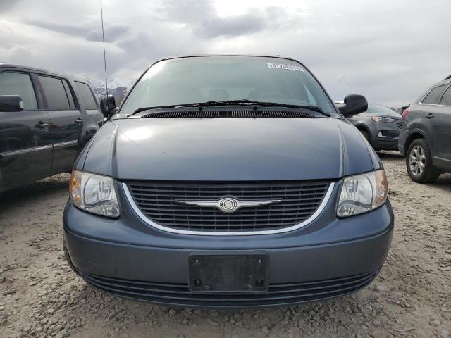 2C4GP44382R665310 - 2002 CHRYSLER TOWN & COU LX BLUE photo 5